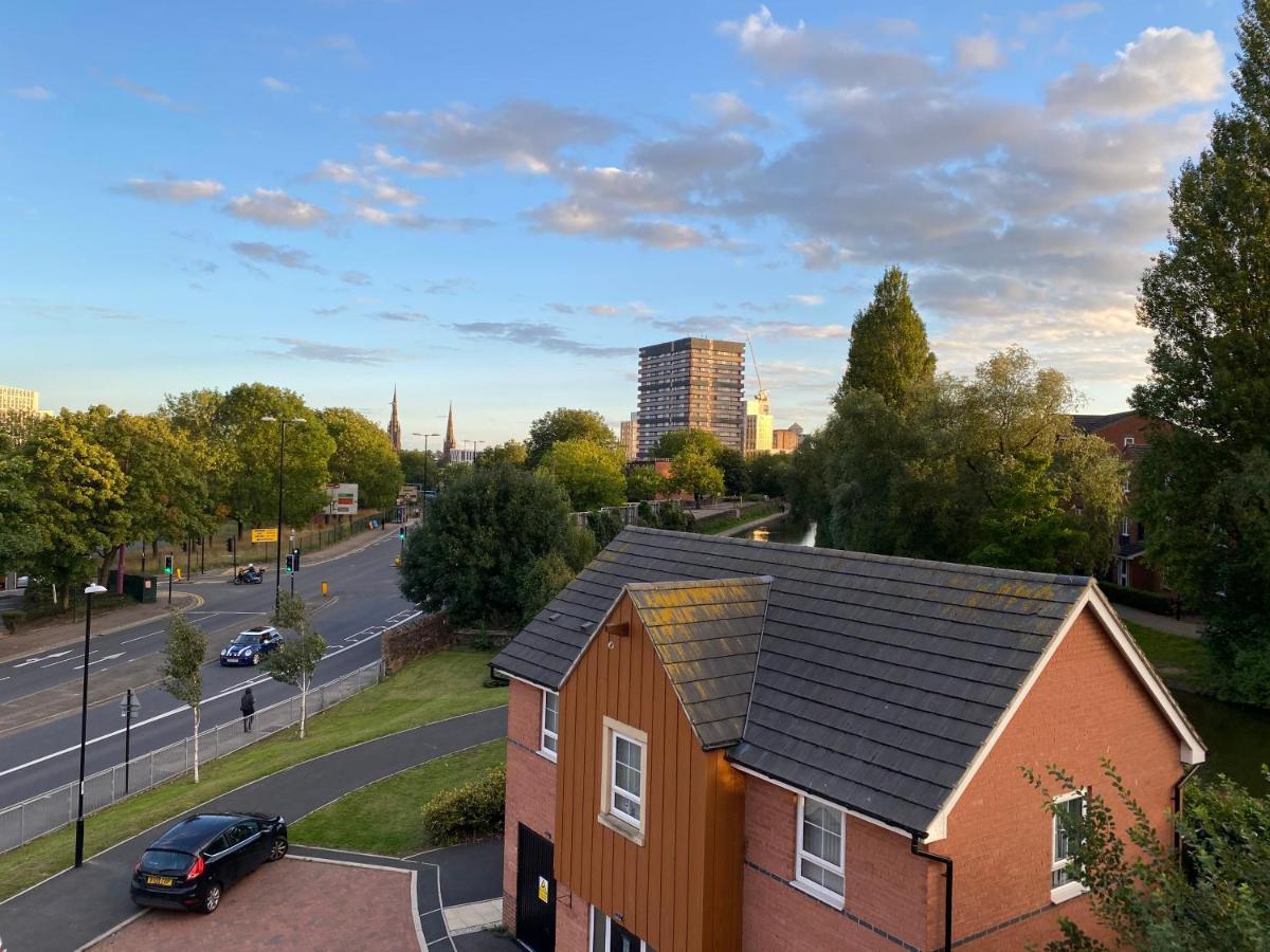 Cathedral View Appartamento Coventry Esterno foto